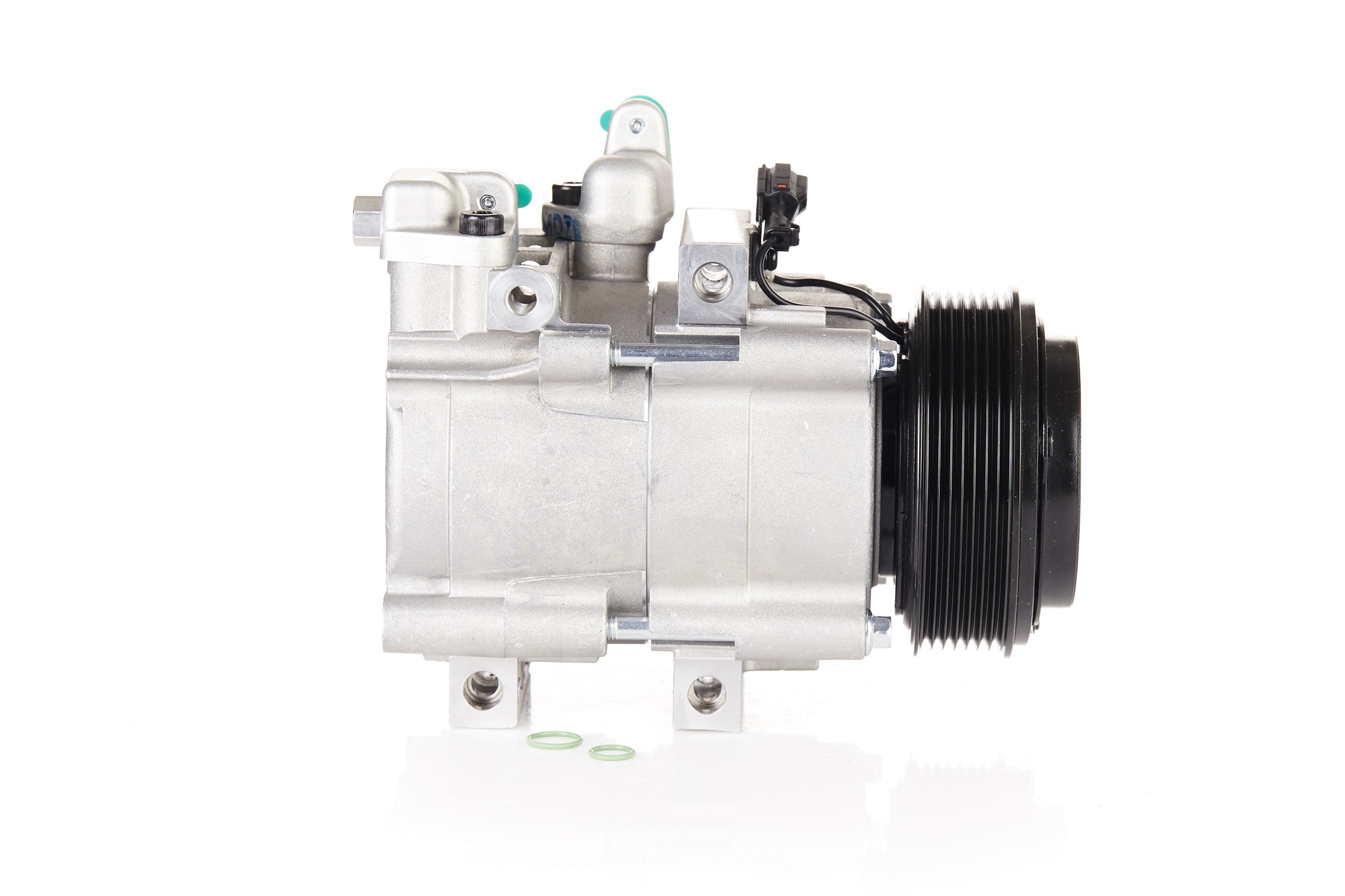 Klimakompressor 890395 NISSENS 977013E350 FORD