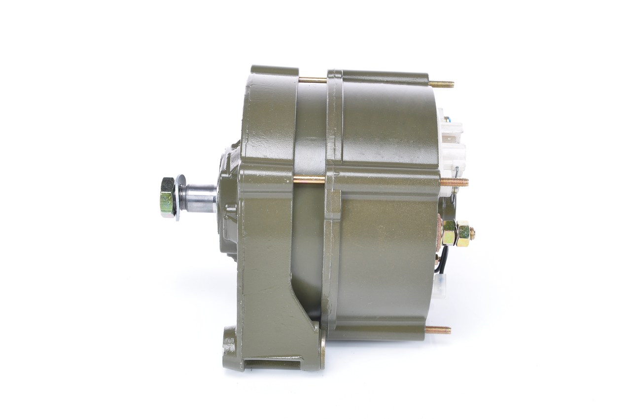 Alternateur 0 120 450 015 BOSCH A 007 154 90 02 STEYR