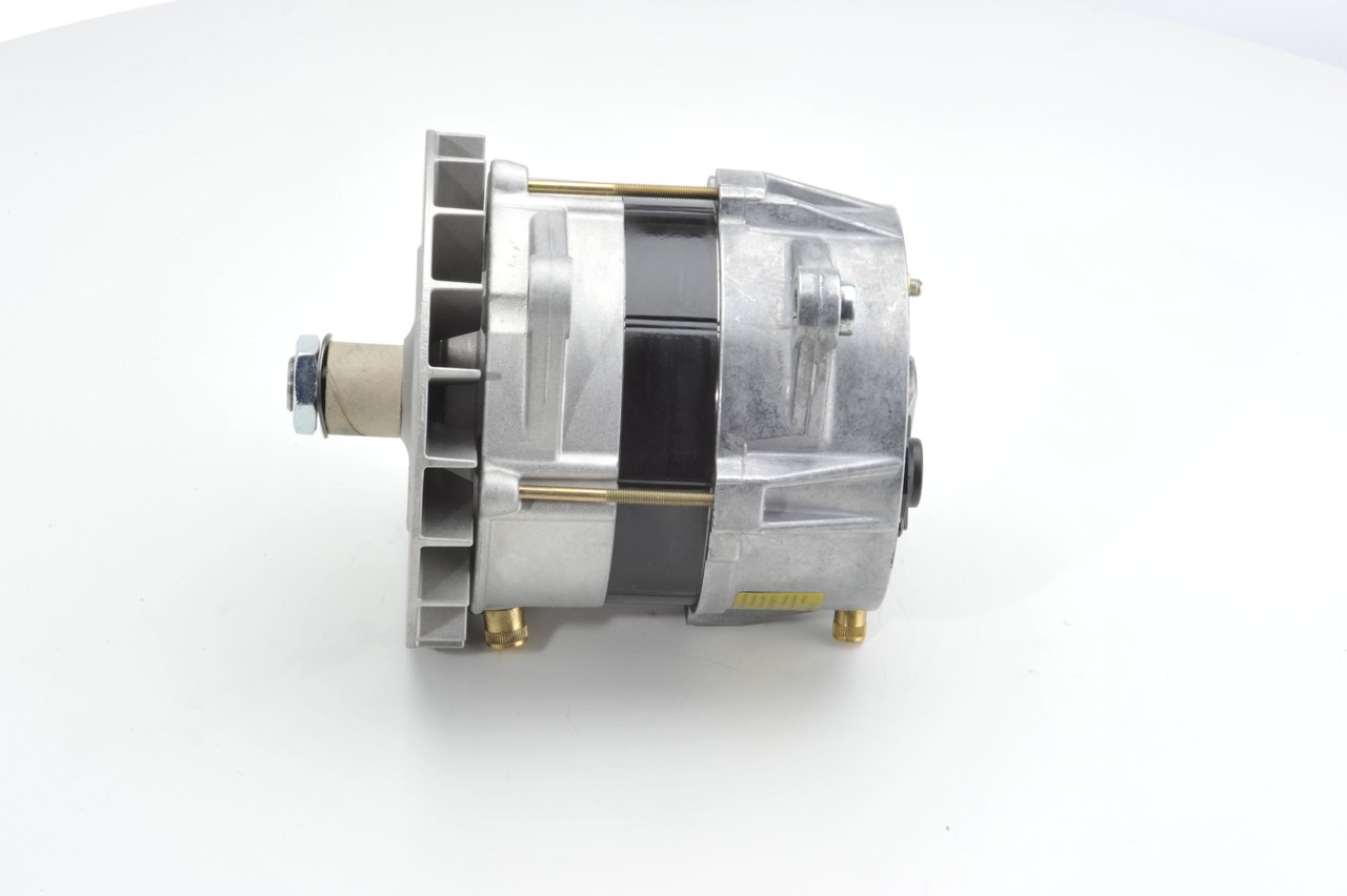 Generator 0 120 689 538 BOSCH 108922 MERCEDES-BENZ
