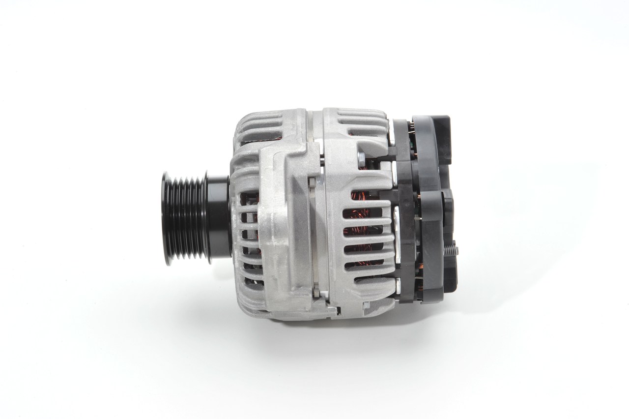 BOSCH E4 (>) 14V 45/100A Laturi