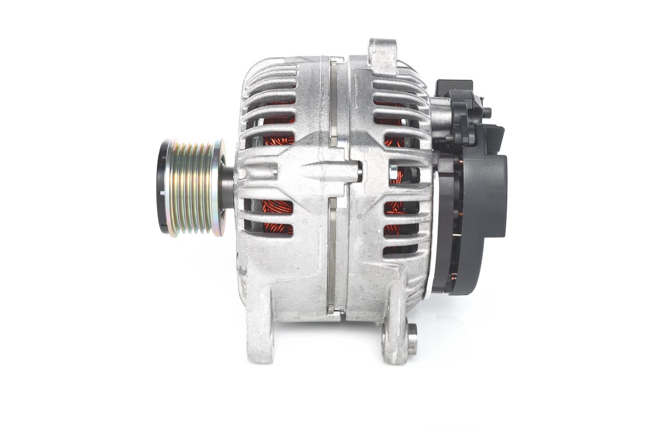BOSCH E8 (>) 14V 82/155A Generátor