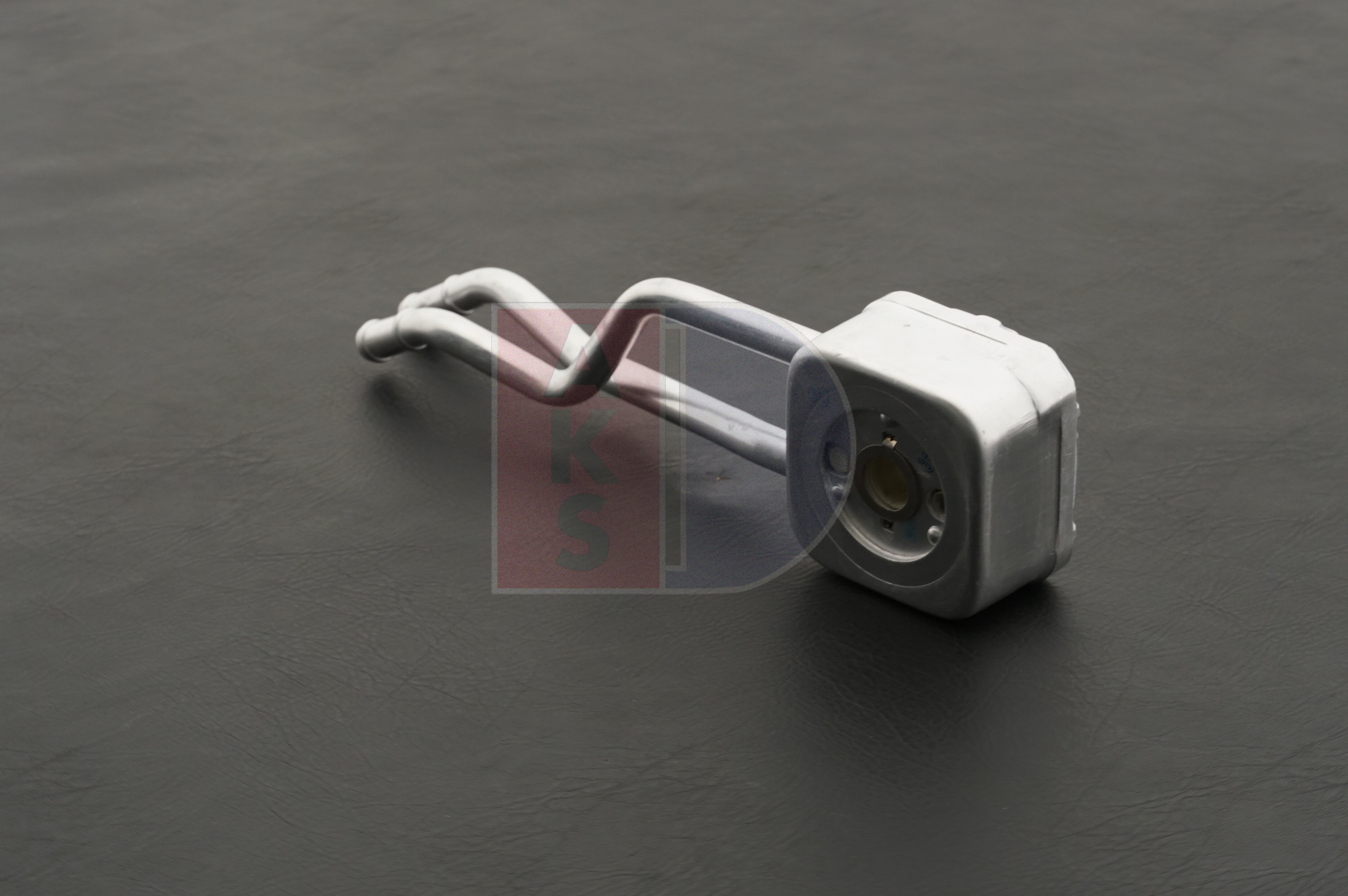 AKS DASIS Oliekoeler 046008N Oliekoeler AKS DASIS JETTA 046008N goedkoop