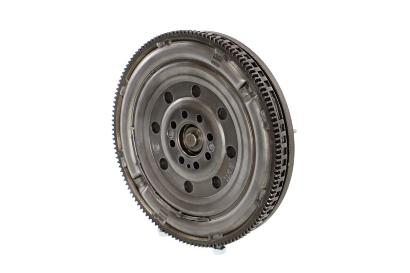REMANTE 009-001-000024R Dubbelmassa vliegwiel Audi A6 C5 Sedan 2.4 136 Pk Benzine prijs