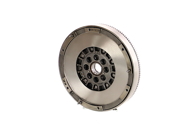 REMANTE 009-001-000072R Kaksoismassavauhtipyörä — Opel INSIGNIA StW 1.6 CDTi (35) 120 hv 2017 B 16 DTJ Diesel REMANTE 009-001-000072R Vauhtipyörä Opel Insignia A Sports Tourer G09 1.6 CDTi (35) 120 hv Diesel hinta