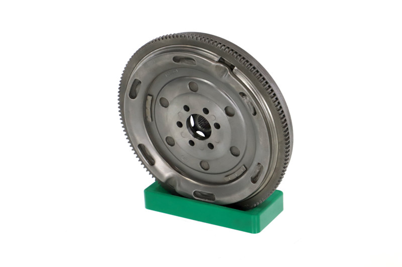 REMANTE 009-001-000231R Zotrvačník Audi A4 b6 1.9 TDI 130 KS nafta cena