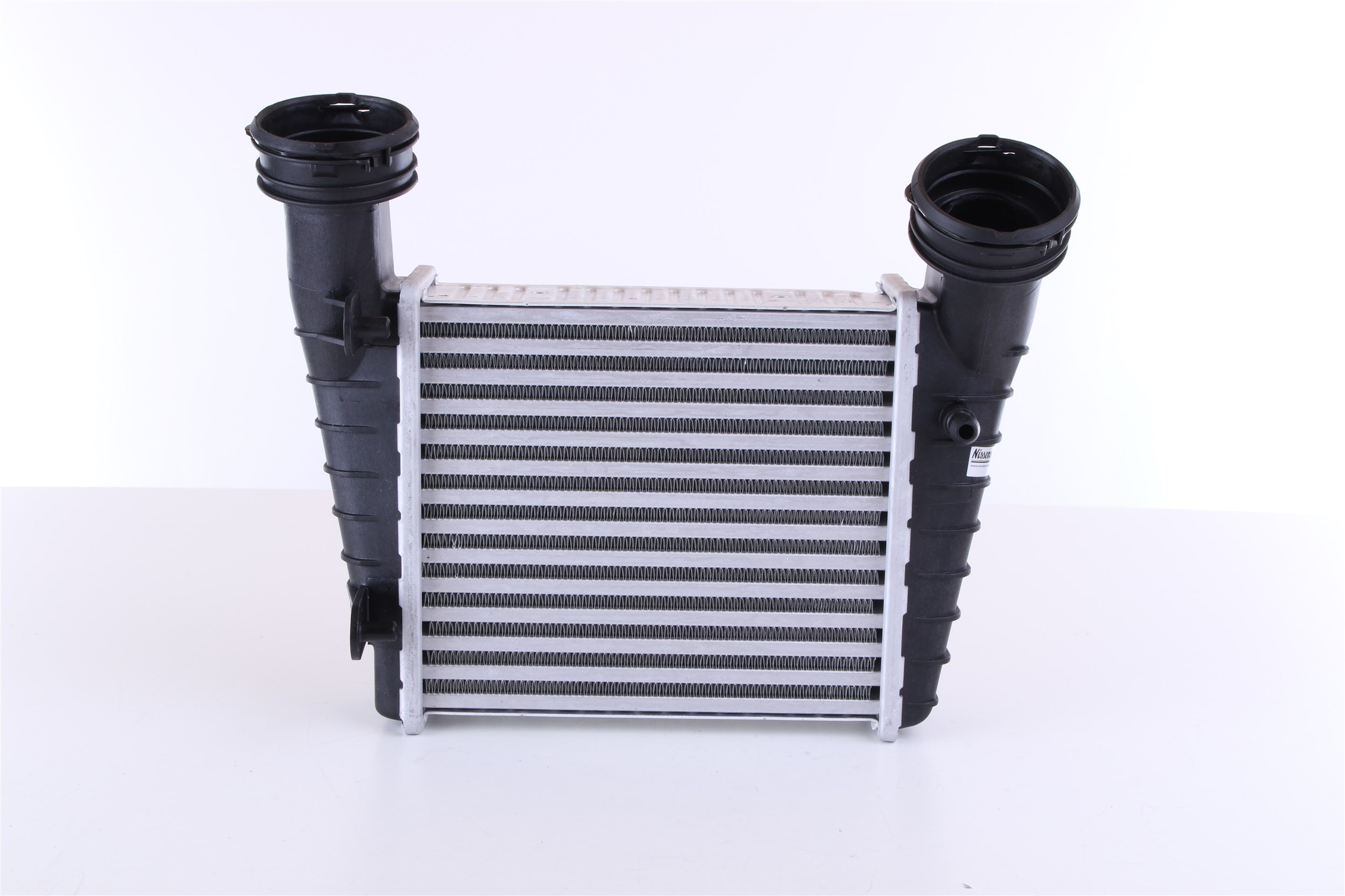 Ladeluftkühler 96680 NISSENS 8D0 145 805C TOYOTA