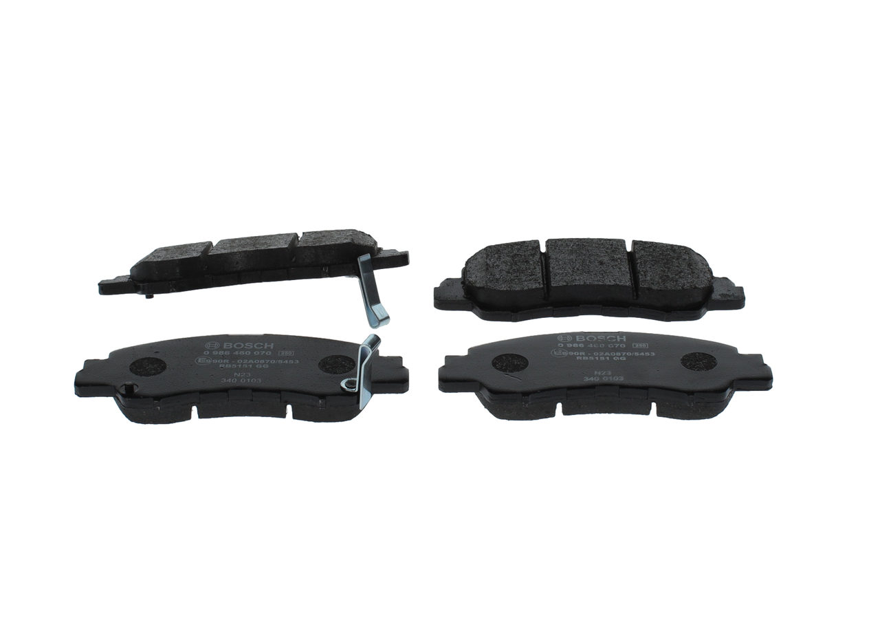 Bremsbeläge 0 986 460 070 BOSCH 46 05B 607 MITSUBISHI