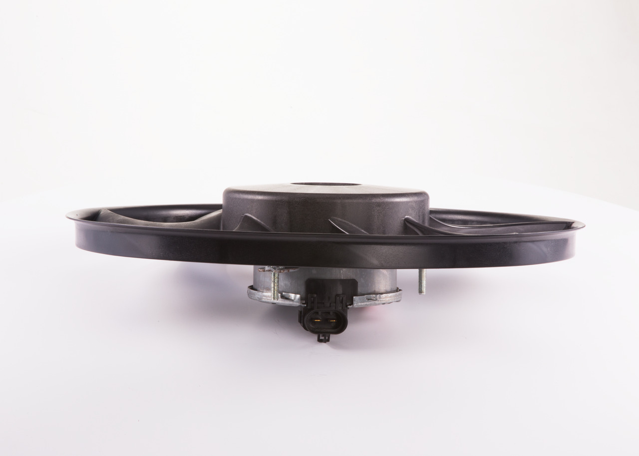 BOSCH Elektromotor vetráka chladiča 0 130 303 220 BOSCH 0 130 303 220 Elektromotor vetráka chladiča Opel Vectra B CC lacné