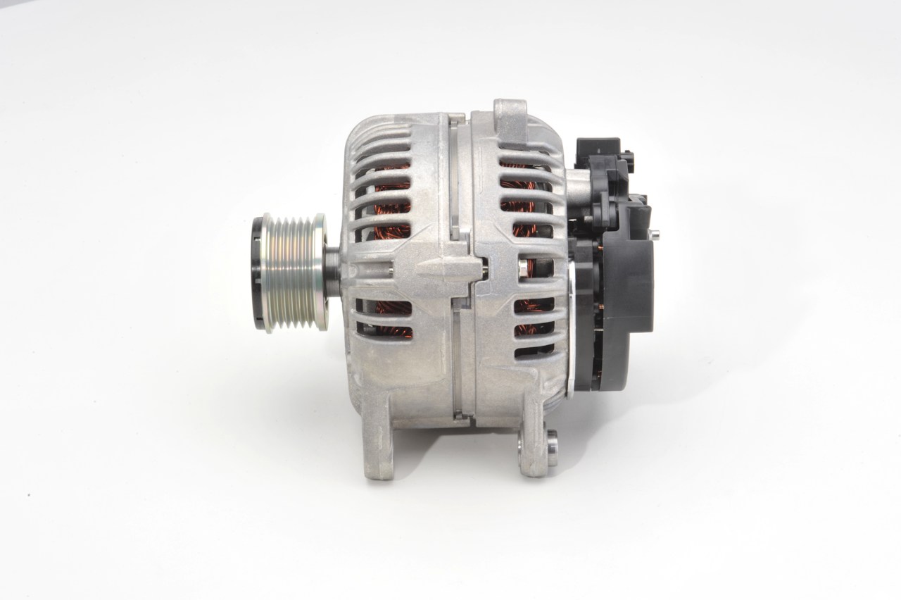 BOSCH E8 (>) 14V 82/155A Alternador