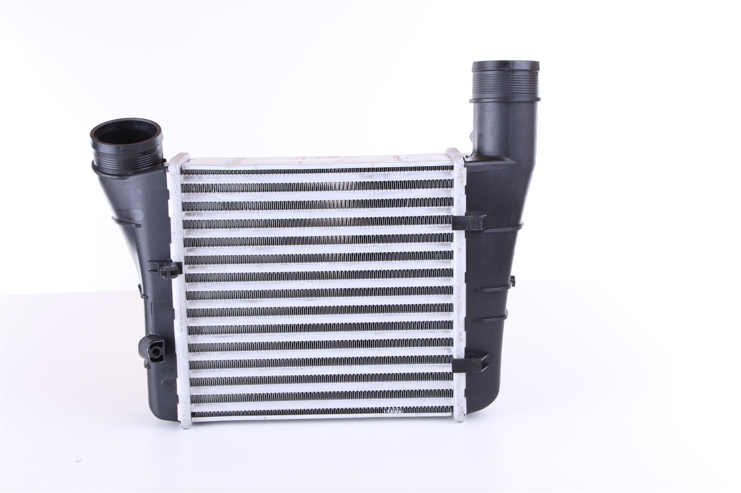 NISSENS 376899121 Intercooler