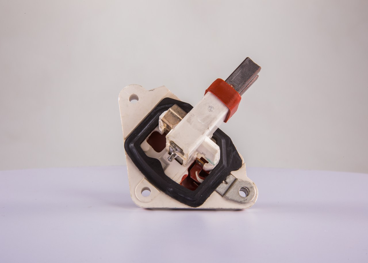 Online Shop: Generatorregler BOSCH EL 28V/HR 11