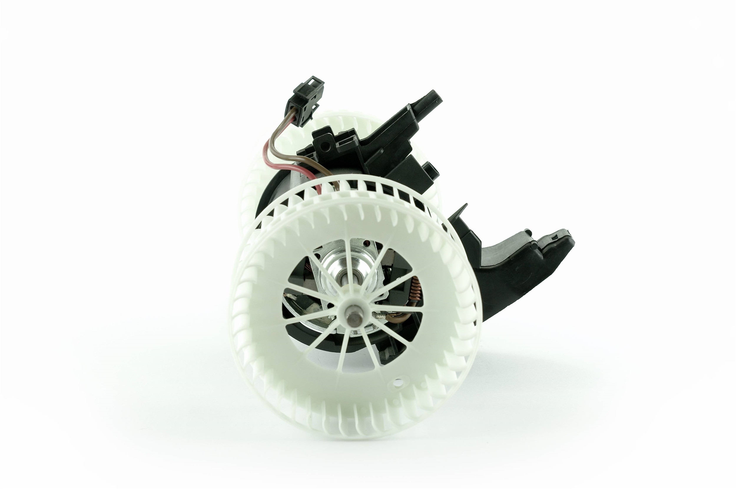 NISSENS 87117 originaal Salongi ventilaator VOLVO 240 hind