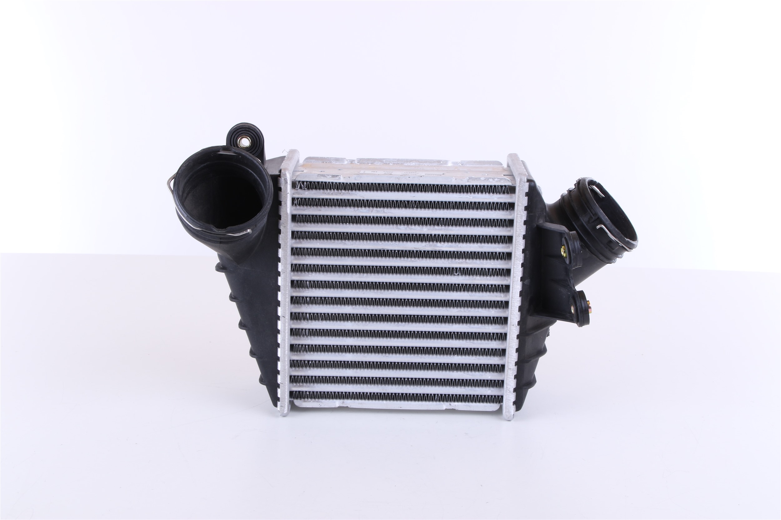 NISSENS 96176 Intercooler