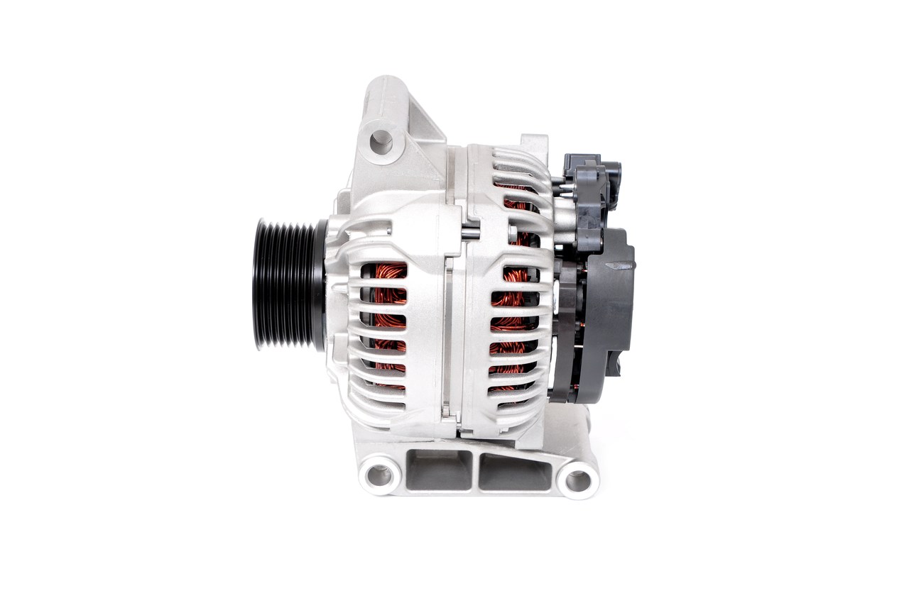 BOSCH HD10 (>) 28V 42/100A Laturi